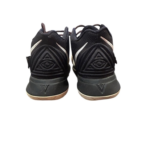 Nike Kyrie FRIENDS size 9 - Picture 9 of 9